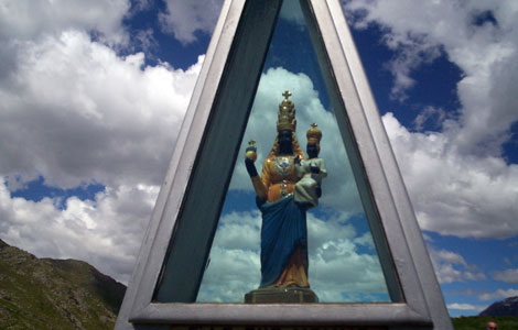 Monte Cucco dal pian del Loto (Valle Oropa):  Madonna Nera sulla vetta del Cucco