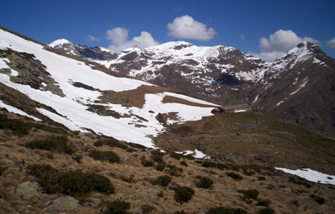 Lago della Mora (Valle Oropa): alpe della Mora e testata della valle Orop