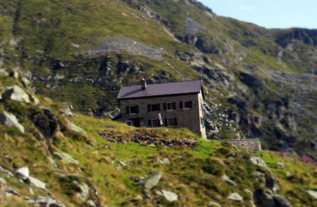 Punta Tre Vescovi (valle Cervo): rifugio Rivetti