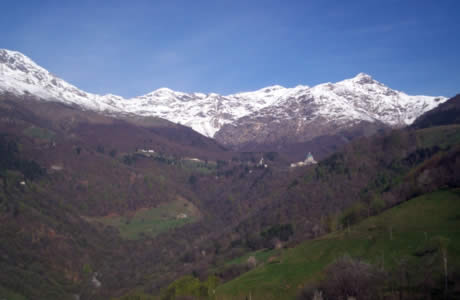 S. Eurosia - Oropa (Valle Oropa): testata della valle Oropa con monmte Mucrone e monte Tovo