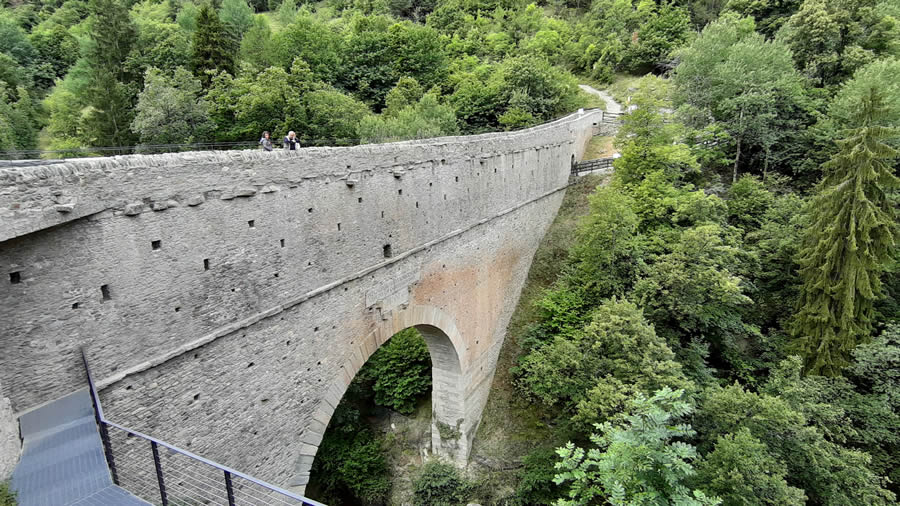 Cogne, dal Pont d'Aël alle cascate di Lillaz