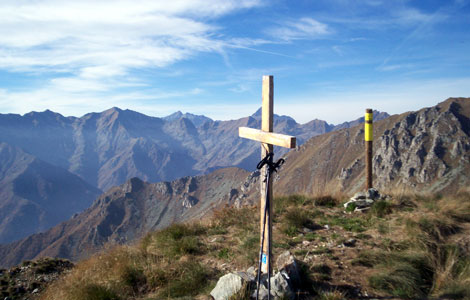 Cima delle Guardie (valle Cervo):  Croce di vetta e testata della valle Cervo