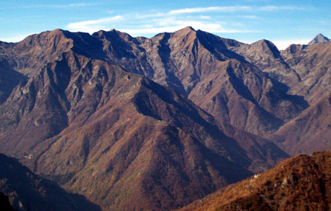 Cima delle Guardie (valle Cervo): La cresta spartiacque tra valli Cervo ed Oropa