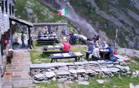 Lago della Vecchia (Valle Cervo): pranzo al rifugio della Vecchia