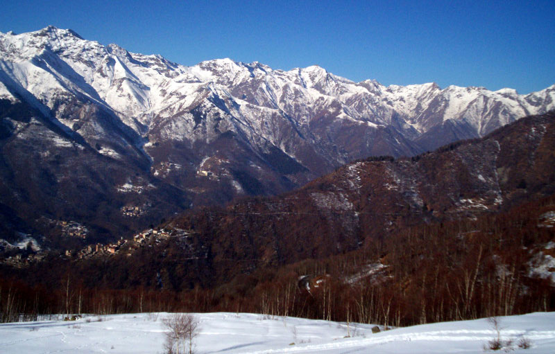 Monticchio (valle Cervo): verso le montagne della valle Oropa