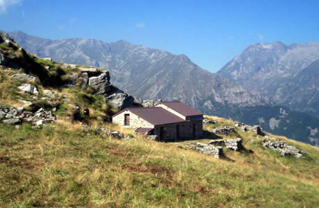Colle Turrison o del Lupo (Valle Cervo): alpe Irogna inferiore